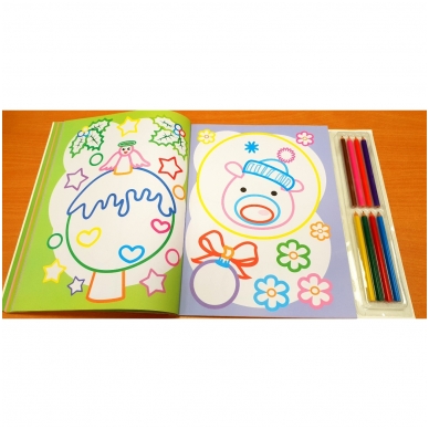 Kalėdinė spalvinimo knyga su 8 spalvotais pieštukais 3-5 metų vaikams (SU DEFEKTAIS)